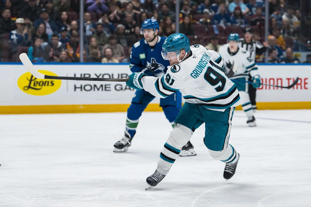 Former Sharks Forward Re-Signs in Philadelphia
