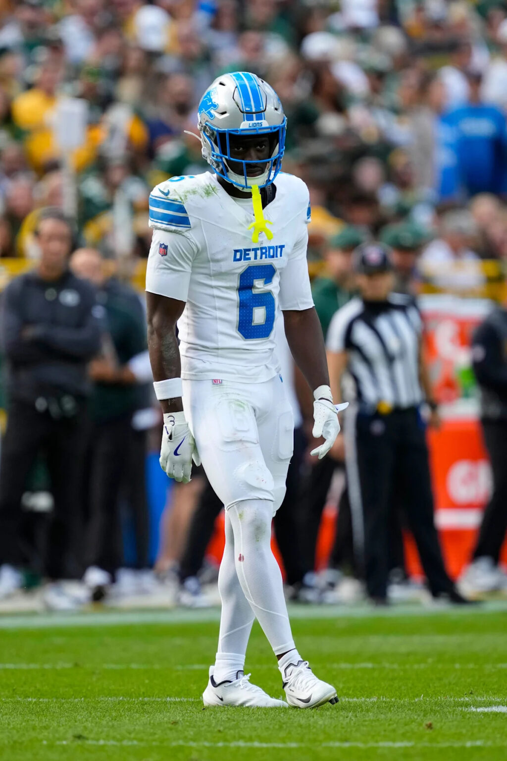 NFL player charged with kidnapping gets ‘tremendous benefit’ in ruling to keep job