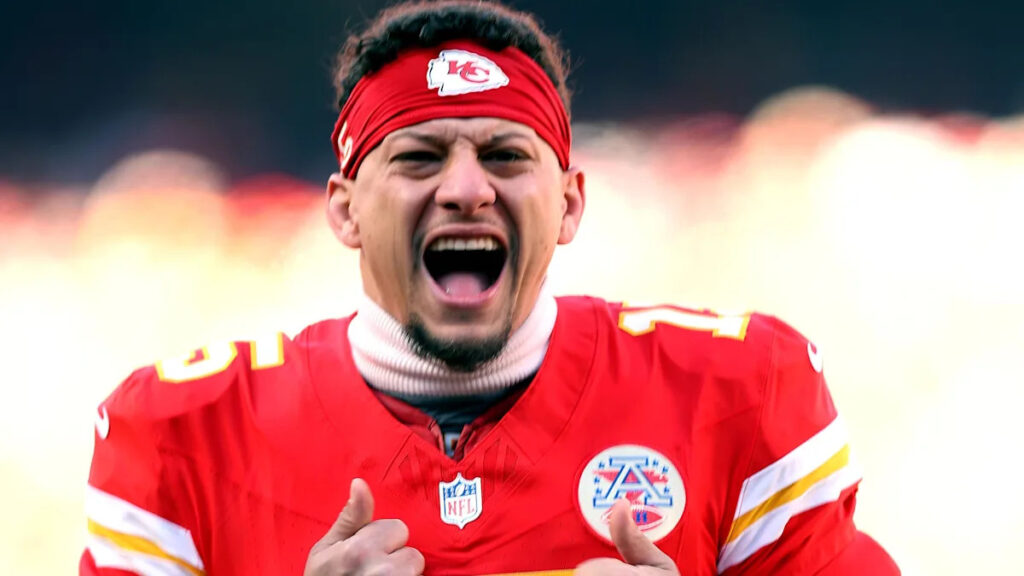 Mahomes to become NFL’s first 0m player