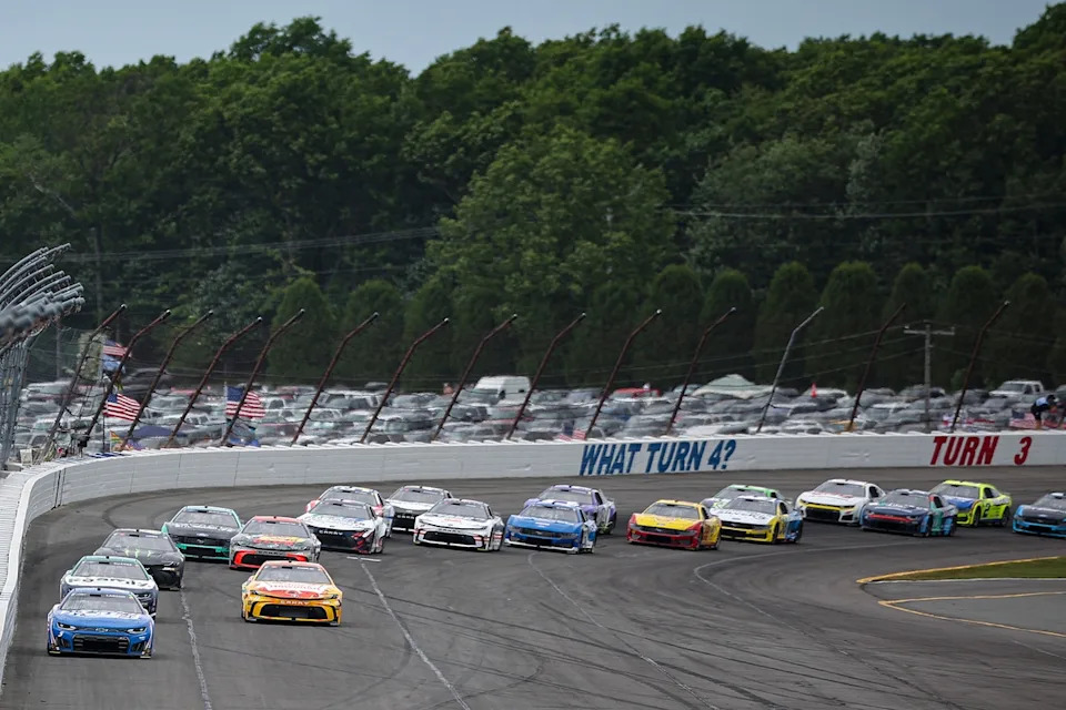 Kyle Larson, Hendrick Motorsports, Denny Hamlin, Joe Gibbs Racing