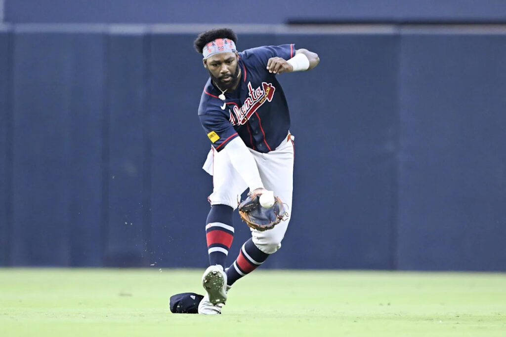 Braves sleepwalk in San Diego and get swept