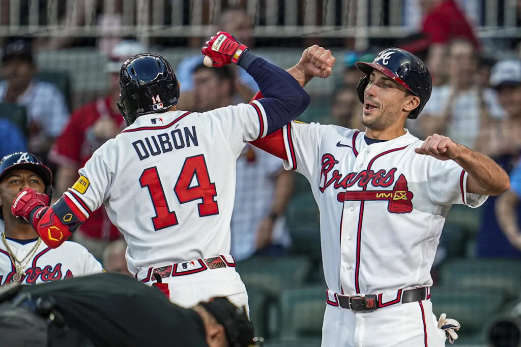 Braves clinch 17th series win against the Blue Jays with productive offense