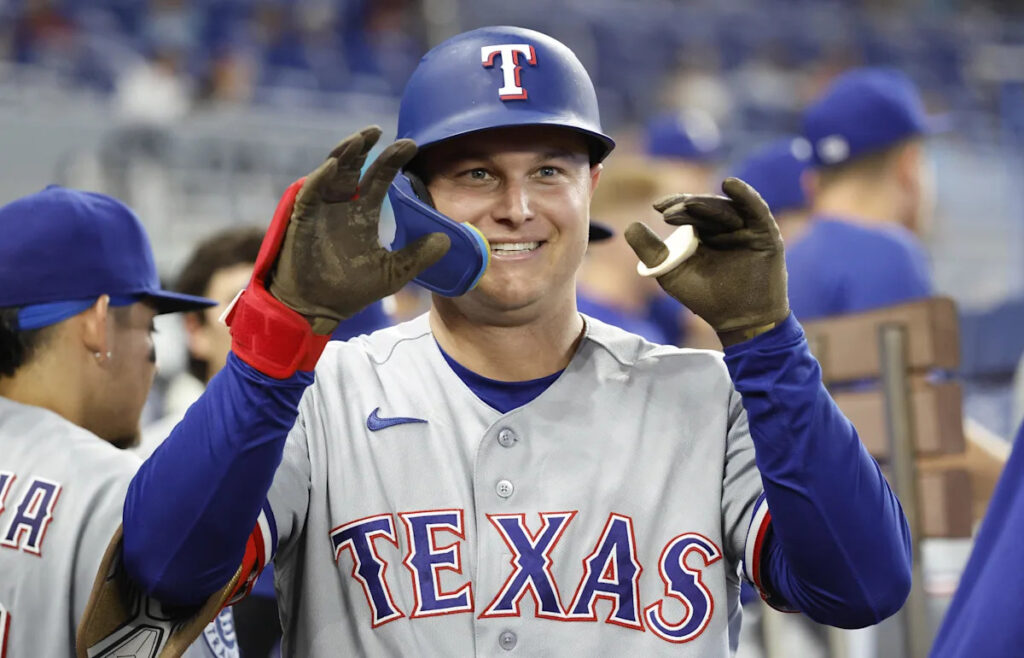 39-42 – Rangers blast off early to take down Blue Jays in opener