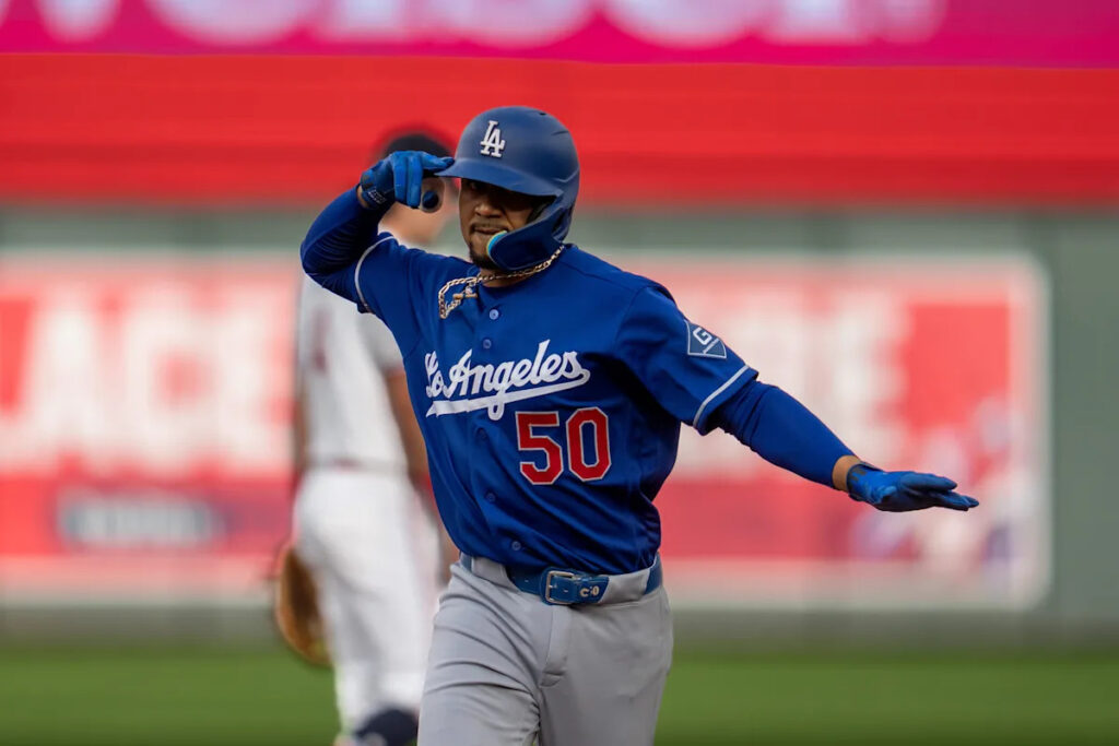Mookie Betts finishes triple shy of cycle as Dodgers sweep Twins