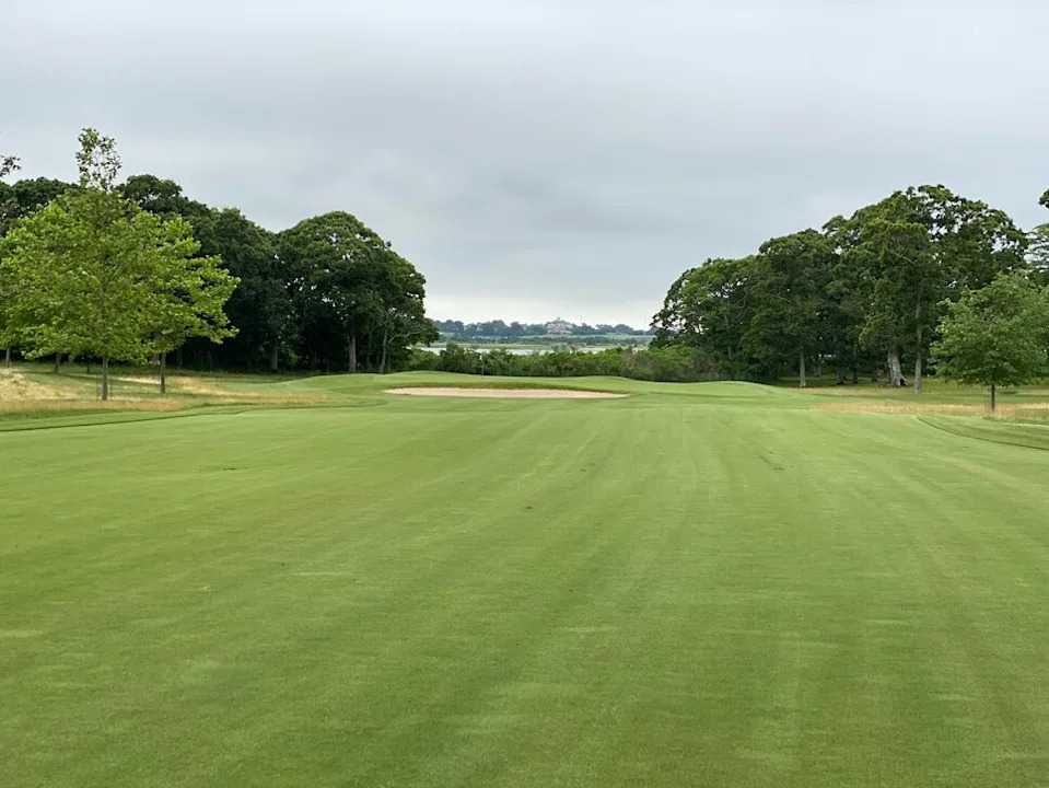 /content/dam/images/golfdigest/fullset/2026/6/cow-neck-Hole5-2.jpg