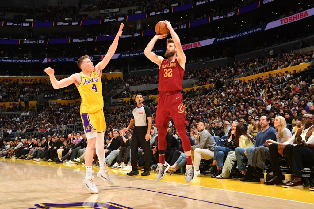 Report: Lakers among teams showing interest in Dean Wade