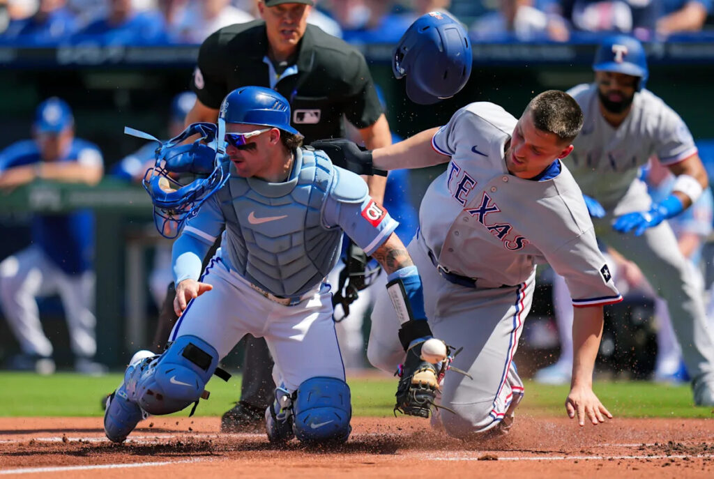 Seager to 7 day i.l., Smith activated