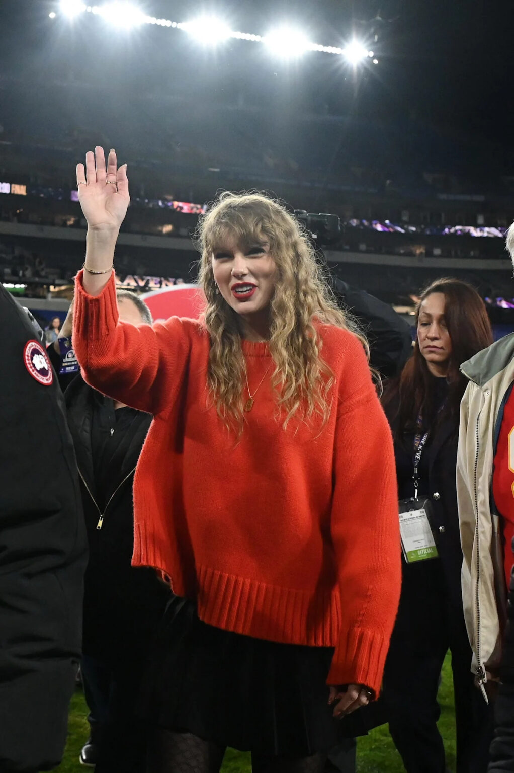 George Kittle jokes mom ‘bullied’ Taylor Swift into 2025 TEU performance