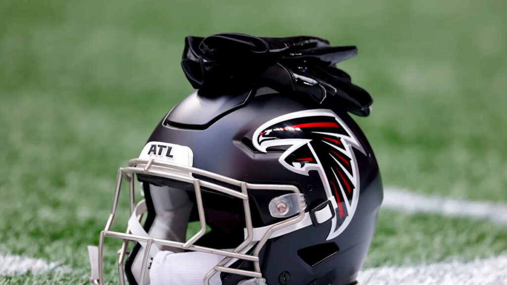 Falcons sign DE Keshawn Banks, DT Devonnsha Maxwell, WR Antwane Wells