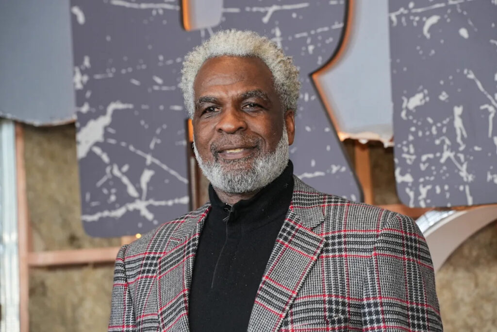 Charles Oakley ban: James Dolan won’t let Knicks star attend home games despite pleas from Michael Jordan, Adam Silver
