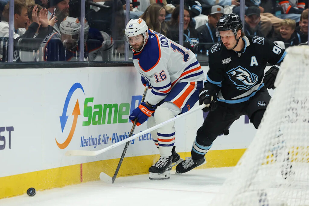 Oilers re-sign center Jason Dickinson to a 5-year,  million contract