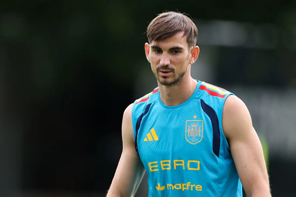 Chelsea Have Set Their Sights On This Paris Saint-Germain Midfielder: Should Alonso Snap Him Up?