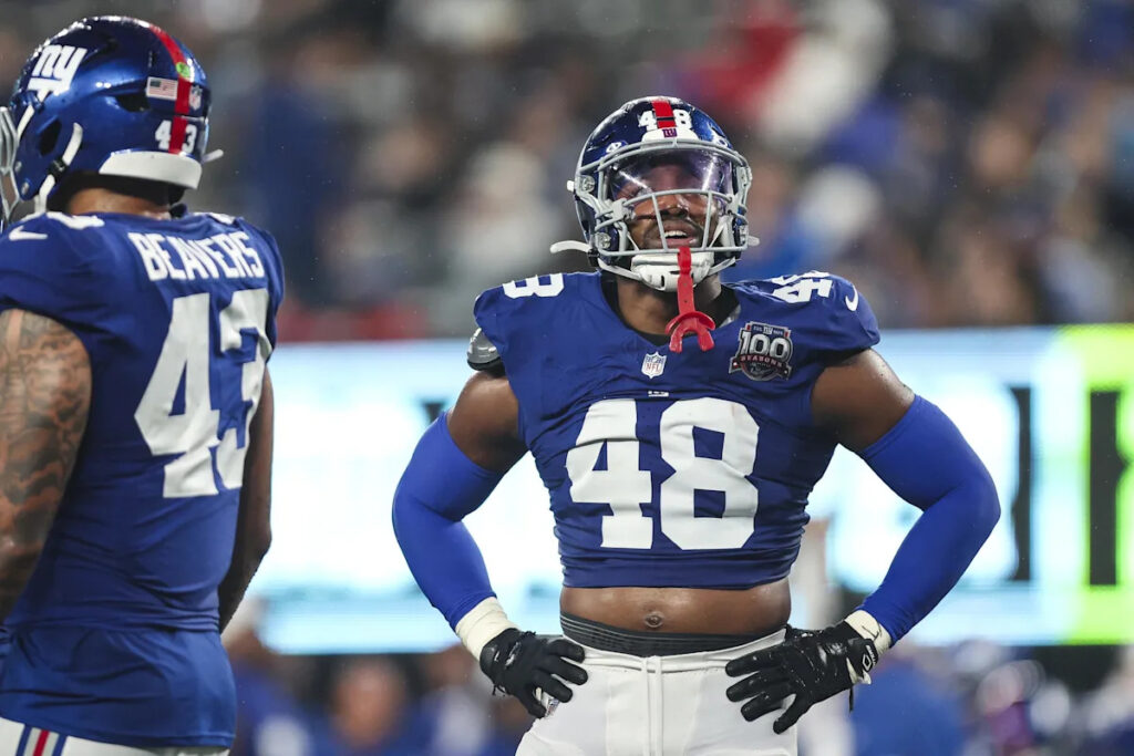 Cleveland Browns sign young DE prospect