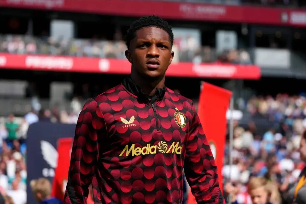 Givairo Read breaks long-held silence on Manchester City transfer talk after Robin van Persie blessing Givairo Read breaks long-held silence on Manchester City transfer talk after Robin van Persie blessing