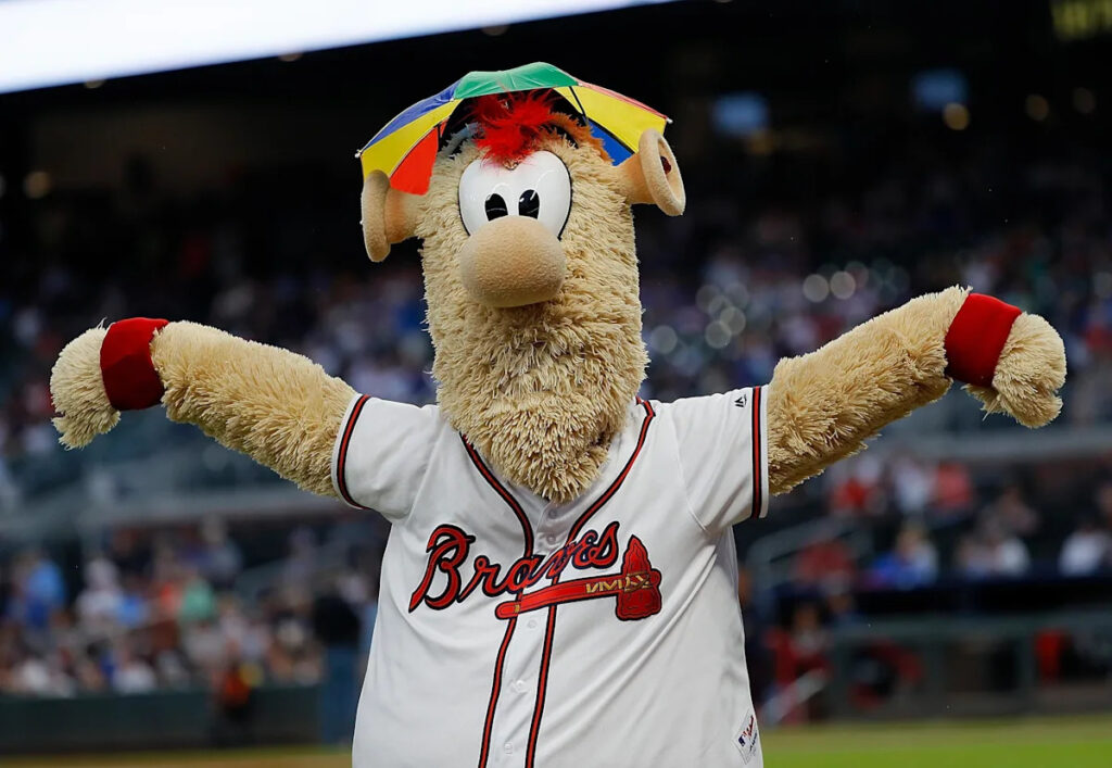 Giants at Braves series finale postponed due to weather