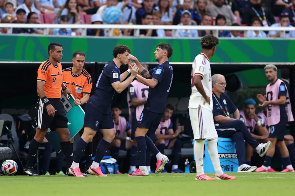 Watch: Federico Valverde’s reaction after shock substitution in Uruguay’s World Cup elimination