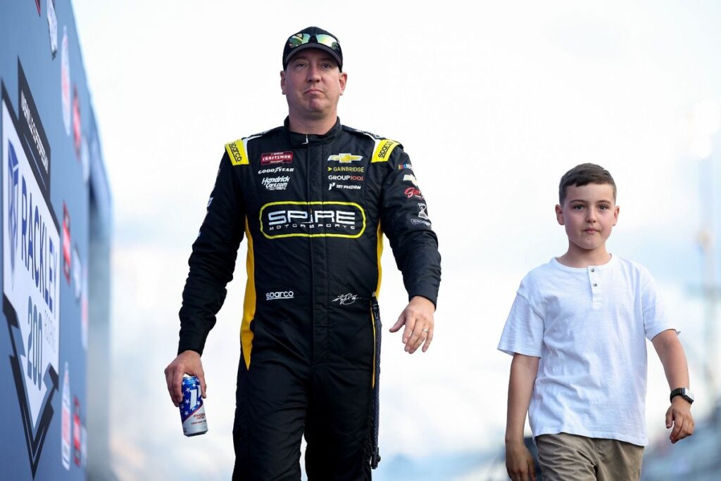 Kyle Busch’s father and son honor him with special tribute lap at Charlotte Kyle Busch’s father and son honor him with special tribute lap at Charlotte