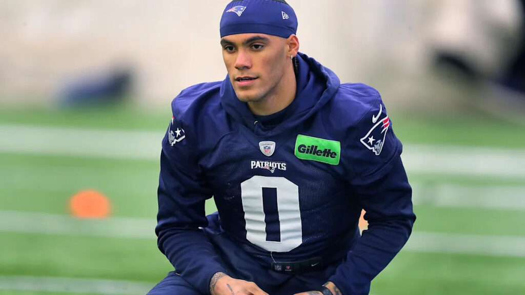 Mike Vrabel on Christian Gonzalez: Contracts are part of pro sports, negotiations should be private