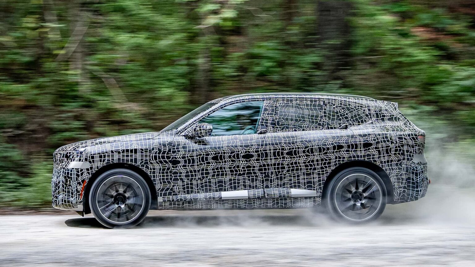The New BMW X5 Cleverly Hides The Door Handles