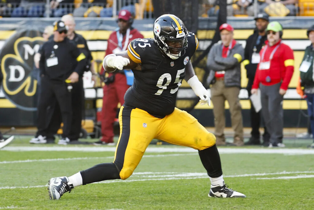 Steelers, DT Keeanu Benton working toward contract extension Steelers, DT Keeanu Benton working toward contract extension