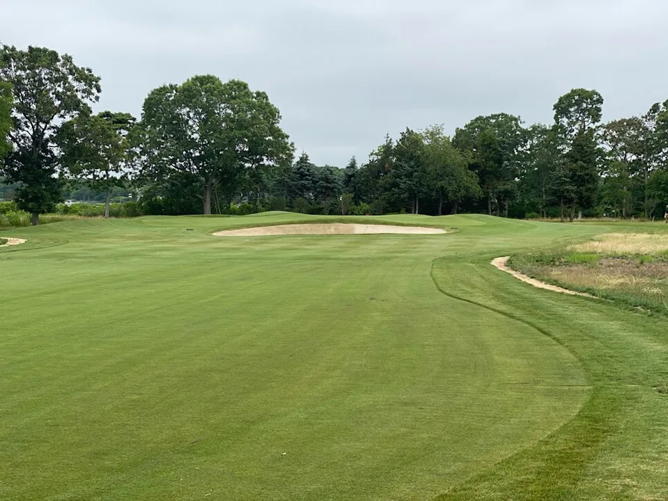 /content/dam/images/golfdigest/fullset/2026/6/cow-neck-hole-3-1.jpg