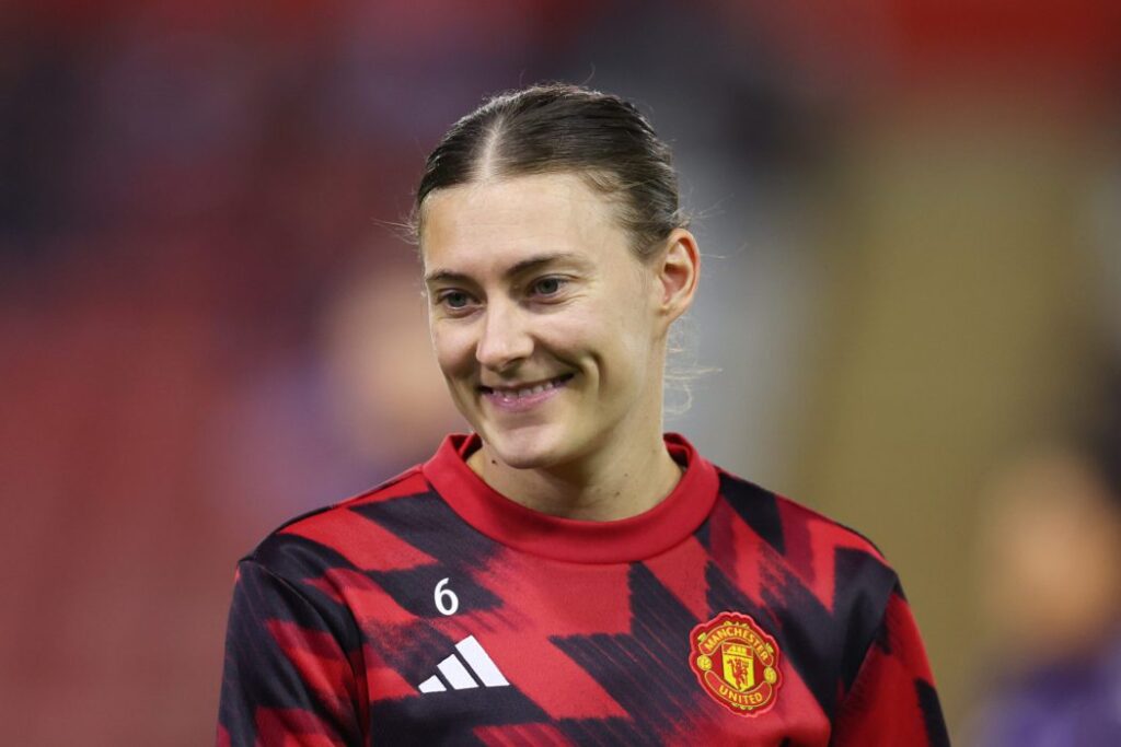 Manchester United announce defender Blundell’s departure