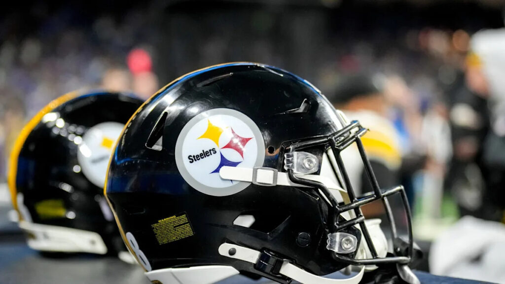 Steelers sign LB Jacoby Windmon