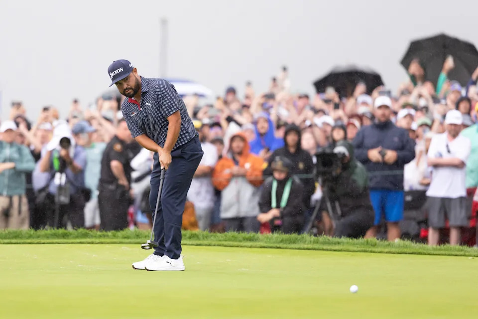 J.J. Spaun watches his 65-foot putt on the 18th green to win the 2025 U.S. Open.