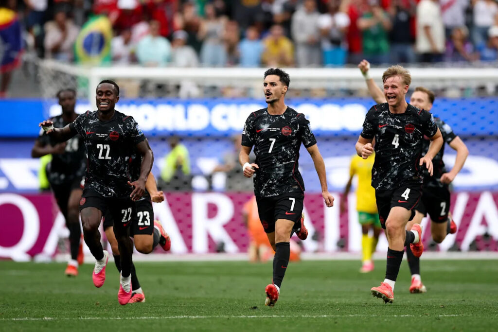 Stephen Eustáquio’s late goal sends Canada to the World Cup Round of 16 in a 1-0 win over South Africa