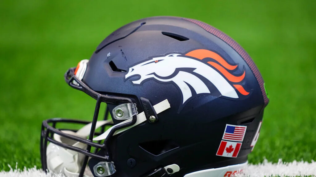 Broncos agree to sign OL Reid Holskey Broncos agree to sign OL Reid Holskey