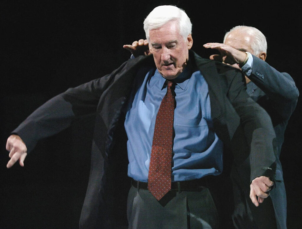 Longtime NHL executive Cliff Fletcher dies at 90, built Flames into a Cup winner and revived Leafs