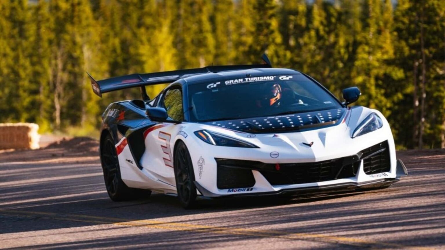 The Corvette ZR1X Is The New King Of Pikes Peak