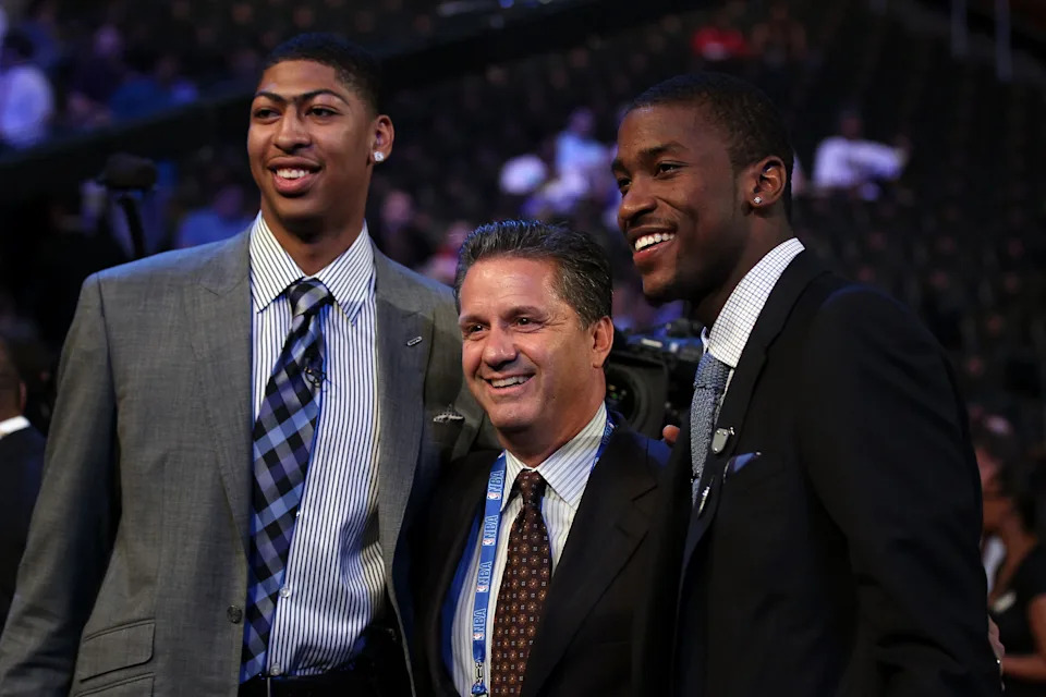 NEWARK, NJ - JUNE 28:  (L-R) Anthony Davis, head coach John Calipari and Michael Kidd-Gilchrist of the Kentucky Wildcats pose during the first round of the 2012 NBA Draft at Prudential Center on June 28, 2012 in Newark, New Jersey. NOTE TO USER: User expressly acknowledges and agrees that, by downloading and/or using this Photograph, user is consenting to the terms and conditions of the Getty Images License Agreement.  (Photo by Elsa/Getty Images)