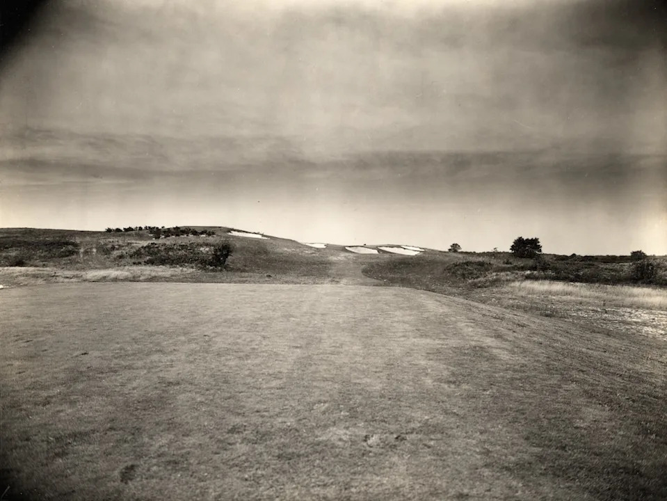 /content/dam/images/golfdigest/fullset/2026/6/shinnecock-hills-eleventh-hole-history.jpg