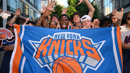 Knicks fans making presence known in San Antonio ahead of NBA Finals Game 5 Knicks fans making presence known in San Antonio ahead of NBA Finals Game 5