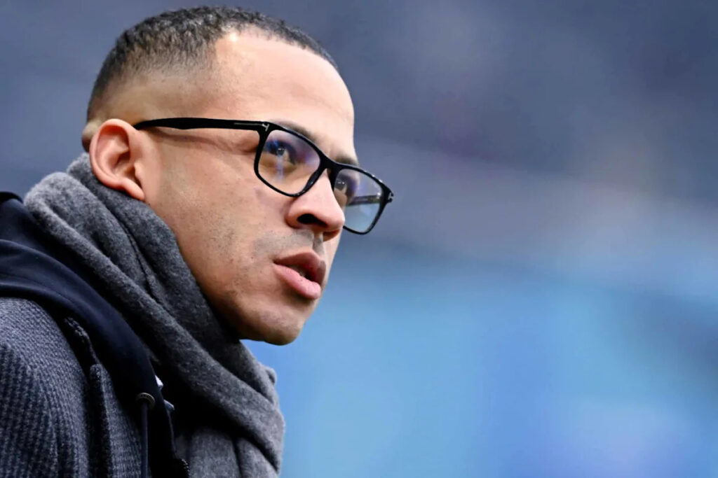 Report: French club to throw olive branch to former Chelsea boss