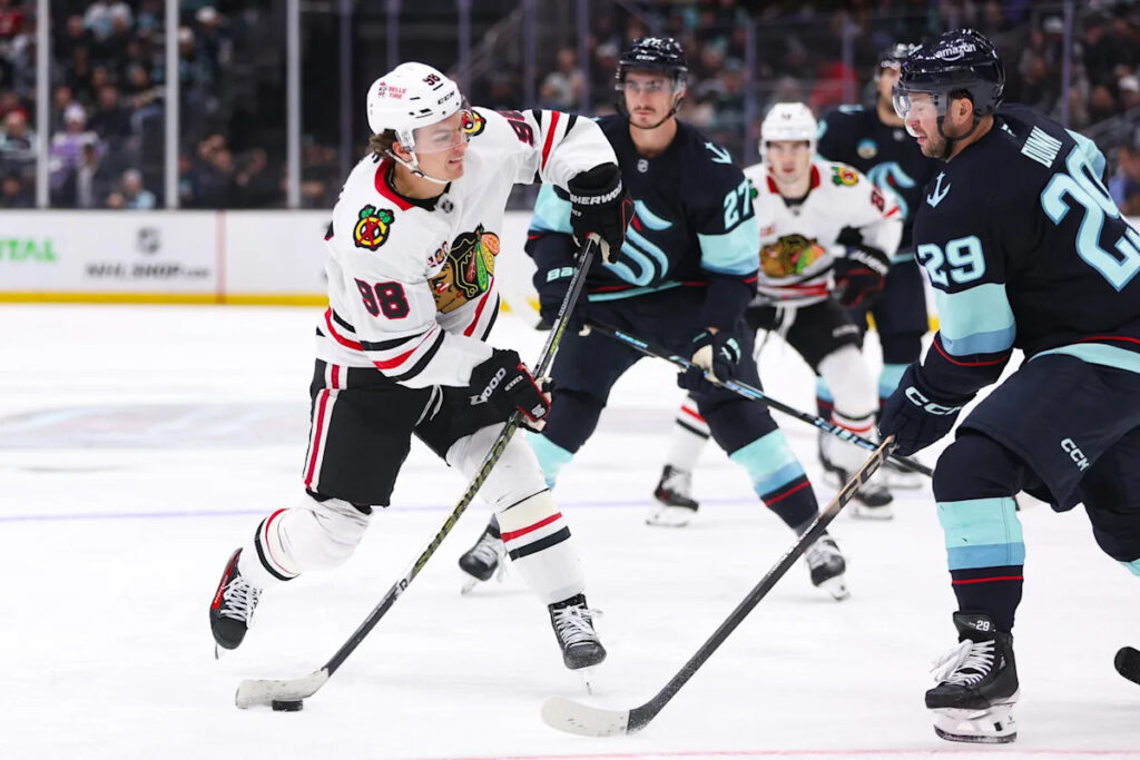 Connor Bedard, Kevin Korchinski, & 2 Others Receive Qualifying Offers From Blackhawks