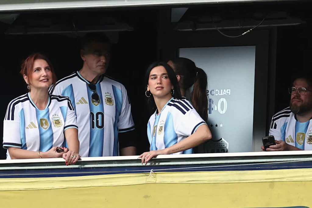 FC Breakfast: Dua Lipa x Roberto Martinez 😂, Kyks strikes again 😭