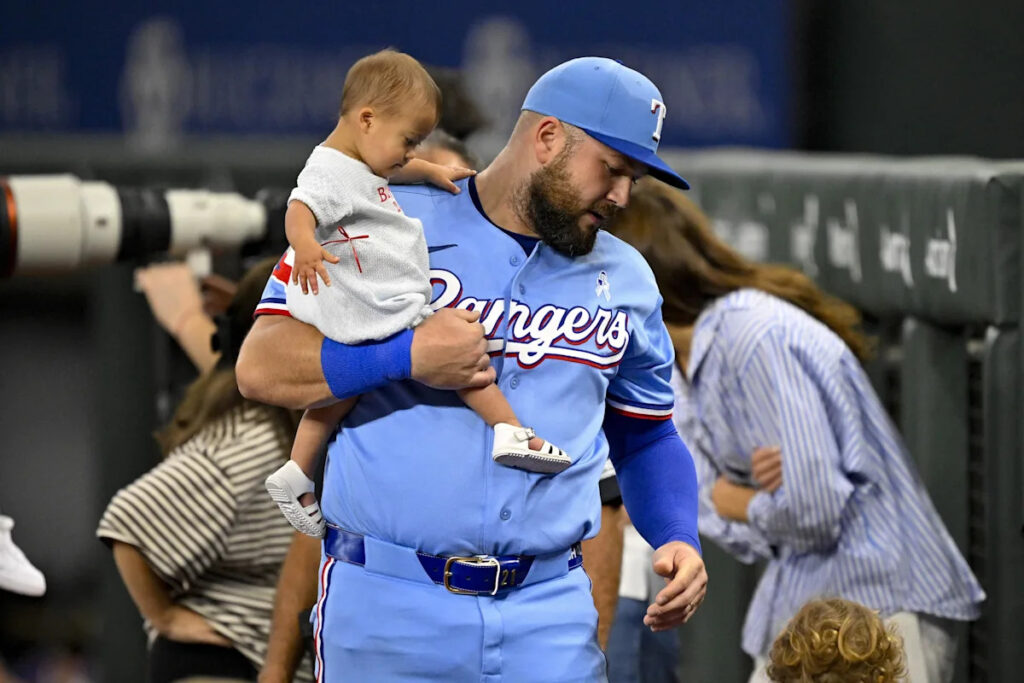 37-40 – Rangers love their fathers, defeat Padres 4-3