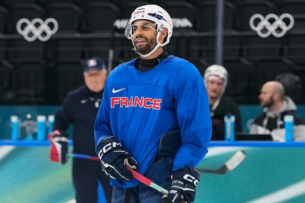 Pierre-Edouard Bellemare says he’s retiring from hockey at age 41 Pierre-Edouard Bellemare says he’s retiring from hockey at age 41