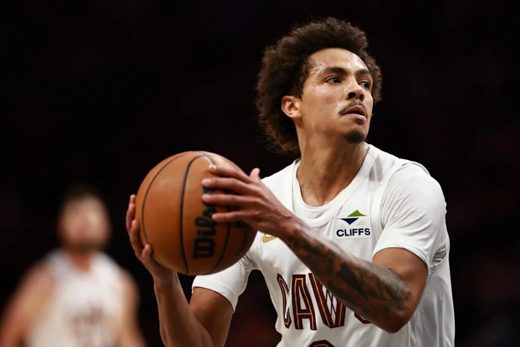 Cavs exercise team option, bringing back Craig Porter Jr.