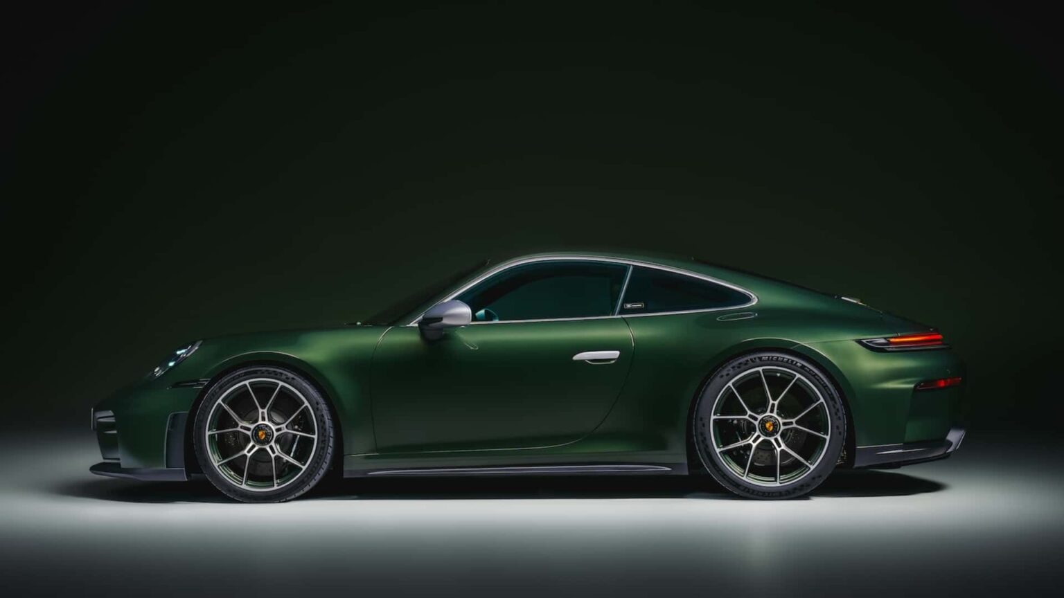 911 GT3 Earls Court 51 Edition Celebrates The UK’s Best Car Color 911 GT3 Earls Court 51 Edition Celebrates The UK’s Best Car Color