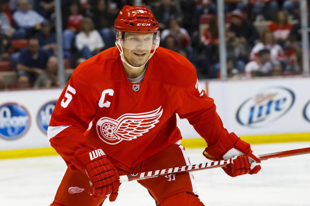From The Hockey News Archives: Vintage Red