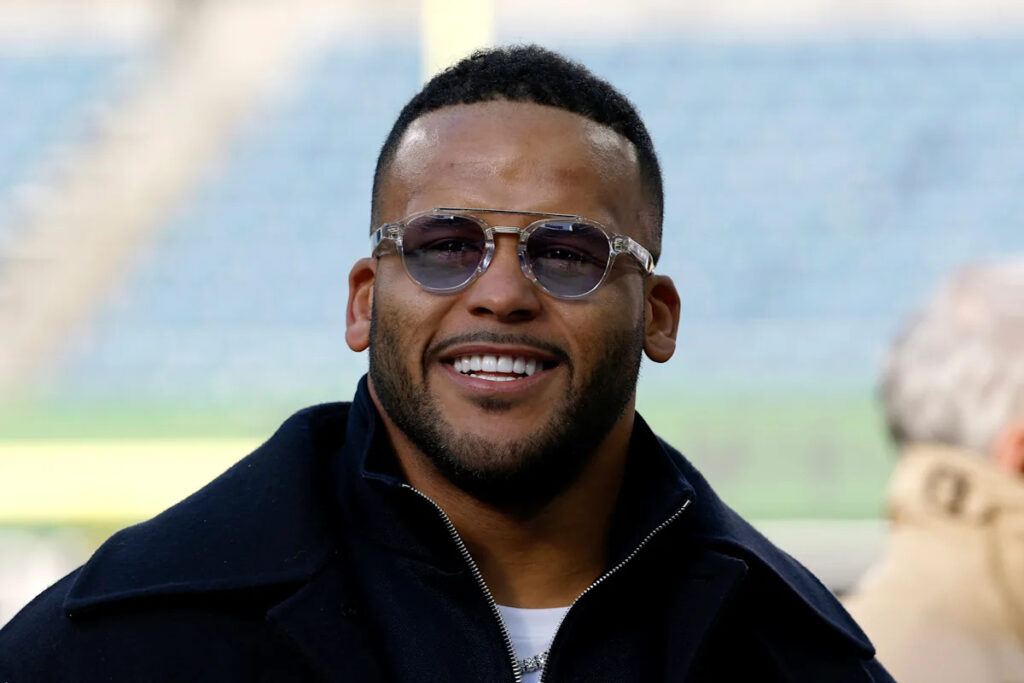 Aaron Donald comeback reportedly a ‘real possibility,’ but could include delayed start to training camp Aaron Donald comeback reportedly a ‘real possibility,’ but could include delayed start to training camp