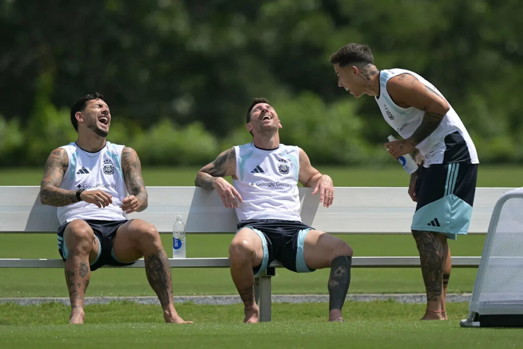 ☕️🥐 FC Breakfast: Yamal ⚔️ Messi, Enzo Fernandez’s latest trash talk 😭 ☕️🥐 FC Breakfast: Yamal ⚔️ Messi, Enzo Fernandez’s latest trash talk 😭