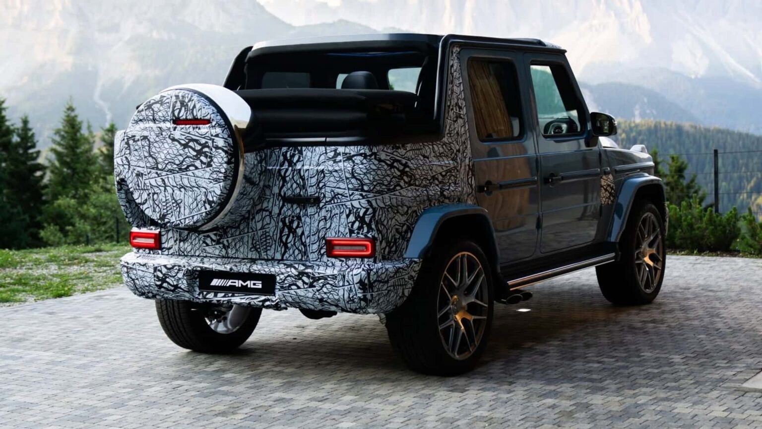 Mercedes’ Camouflage On The New AMG G63 Cabriolet Is An Exercise In Futility
