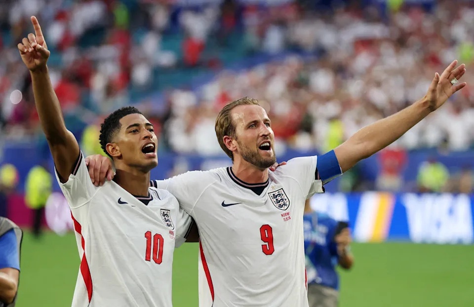 Soccer Football - FIFA World Cup 2026 - Quarter Final - Norway v England - Miami Stadium, Miami Gardens, Florida, U.S. - July 11, 2026 England's Jude Bellingham and Harry Kane celebrate after the match as England qualify for the semi finals of the World Cup REUTERS/Paul Childs