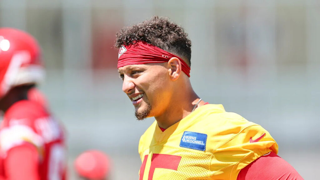 Patrick Mahomes will wear a brace on his knee, “I can still move and be myself with it”