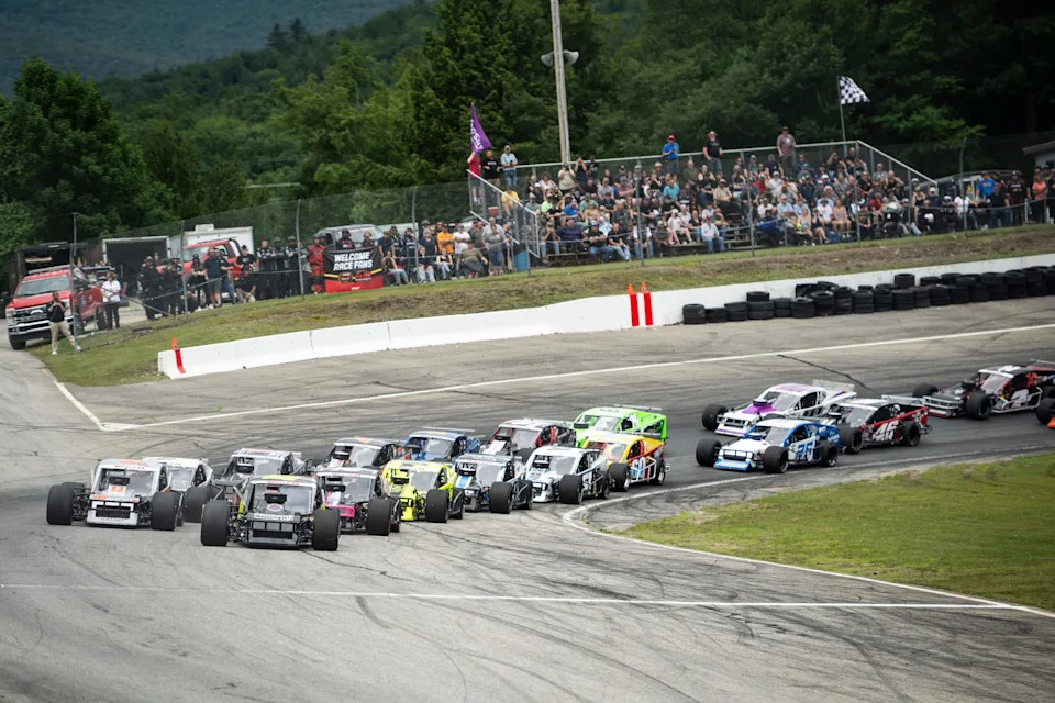 The green flag is waved during the Thunder in the Mountains 200 for the NASCAR Whelen Modified Tour at White Mountain Motorsports Park in North Woodstock, New Hampshire on Saturday, July 29, 2025. (Jaiden Tripi/ARCA Racing)