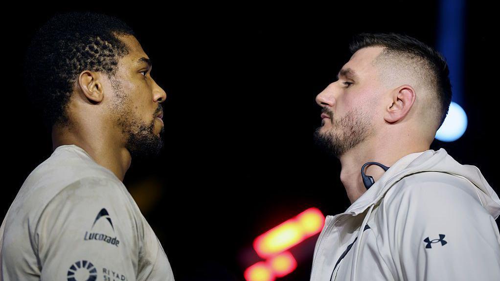 Briton Kelly defends world title before Joshua fights Briton Kelly defends world title before Joshua fights